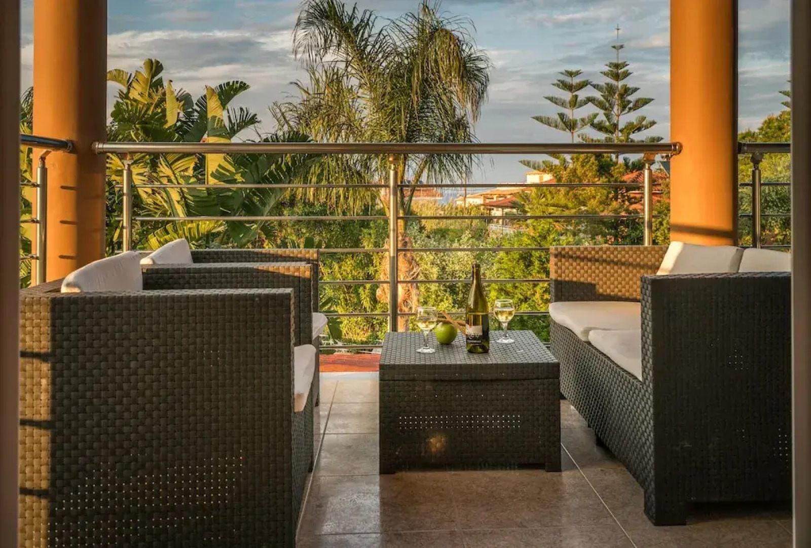 Armonia Studios & Apartments