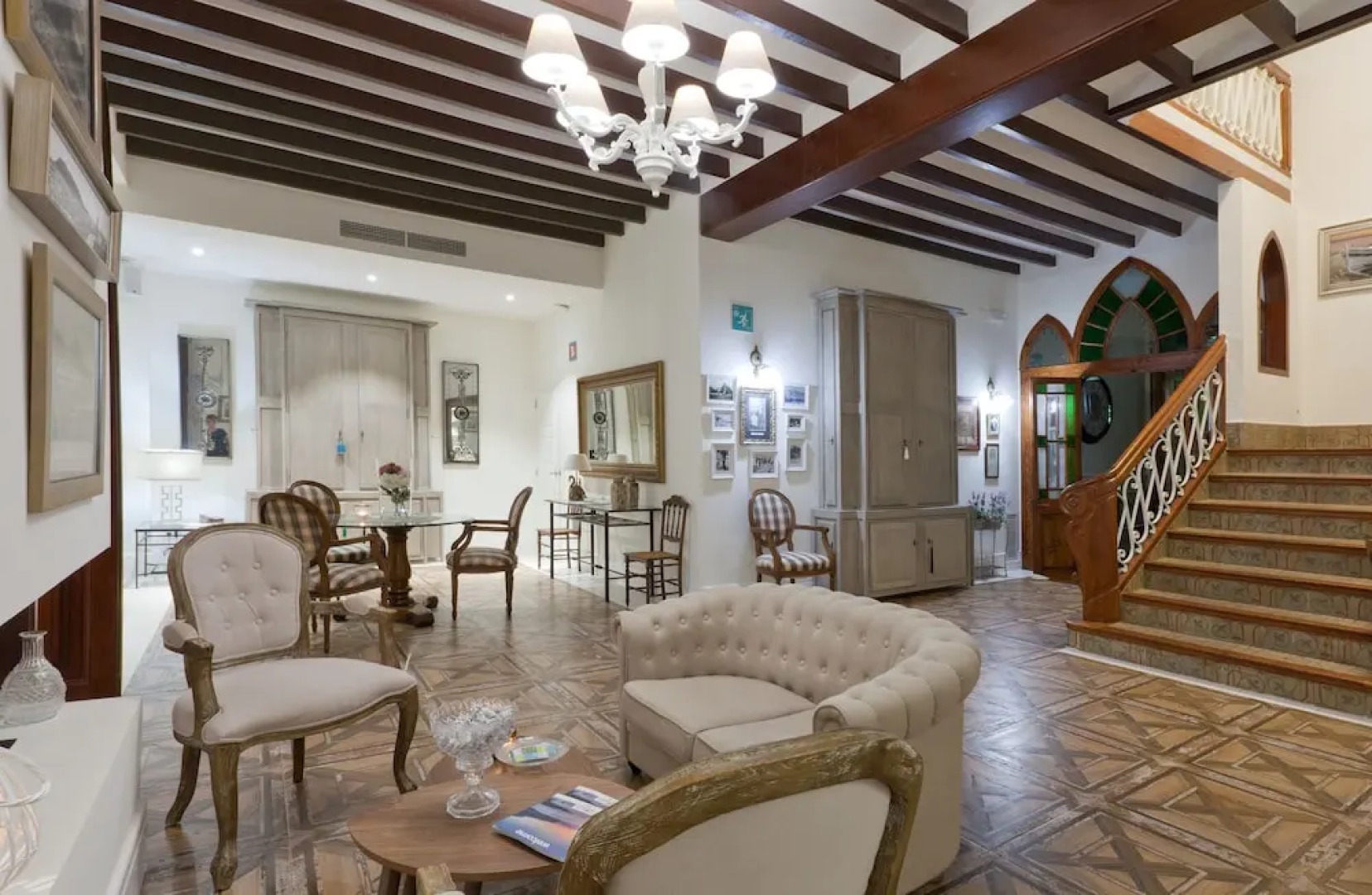 Apartamentos La Racona