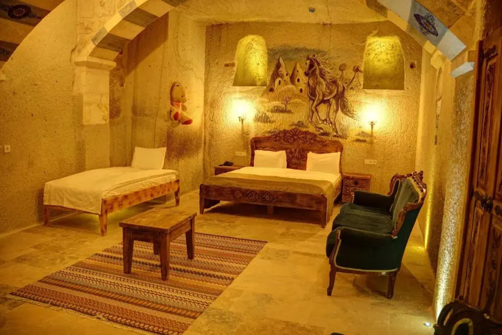 Capp Royal Cave Hotel