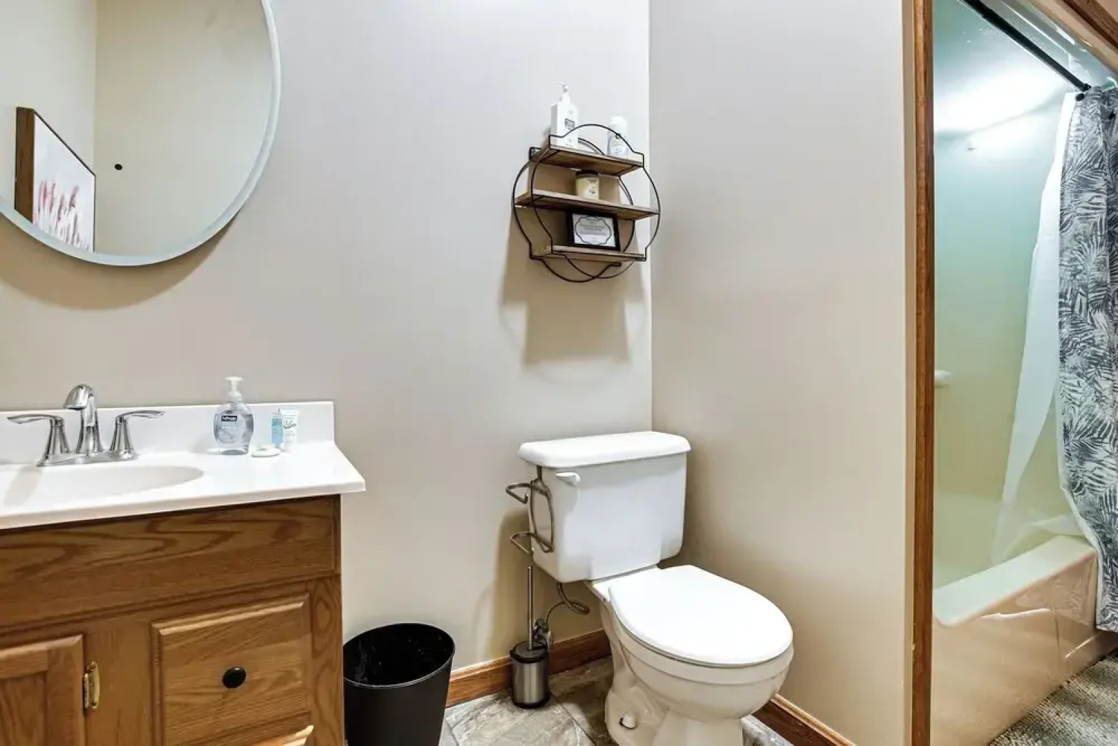 Apple Valley Home, Shared Golf Course On-site