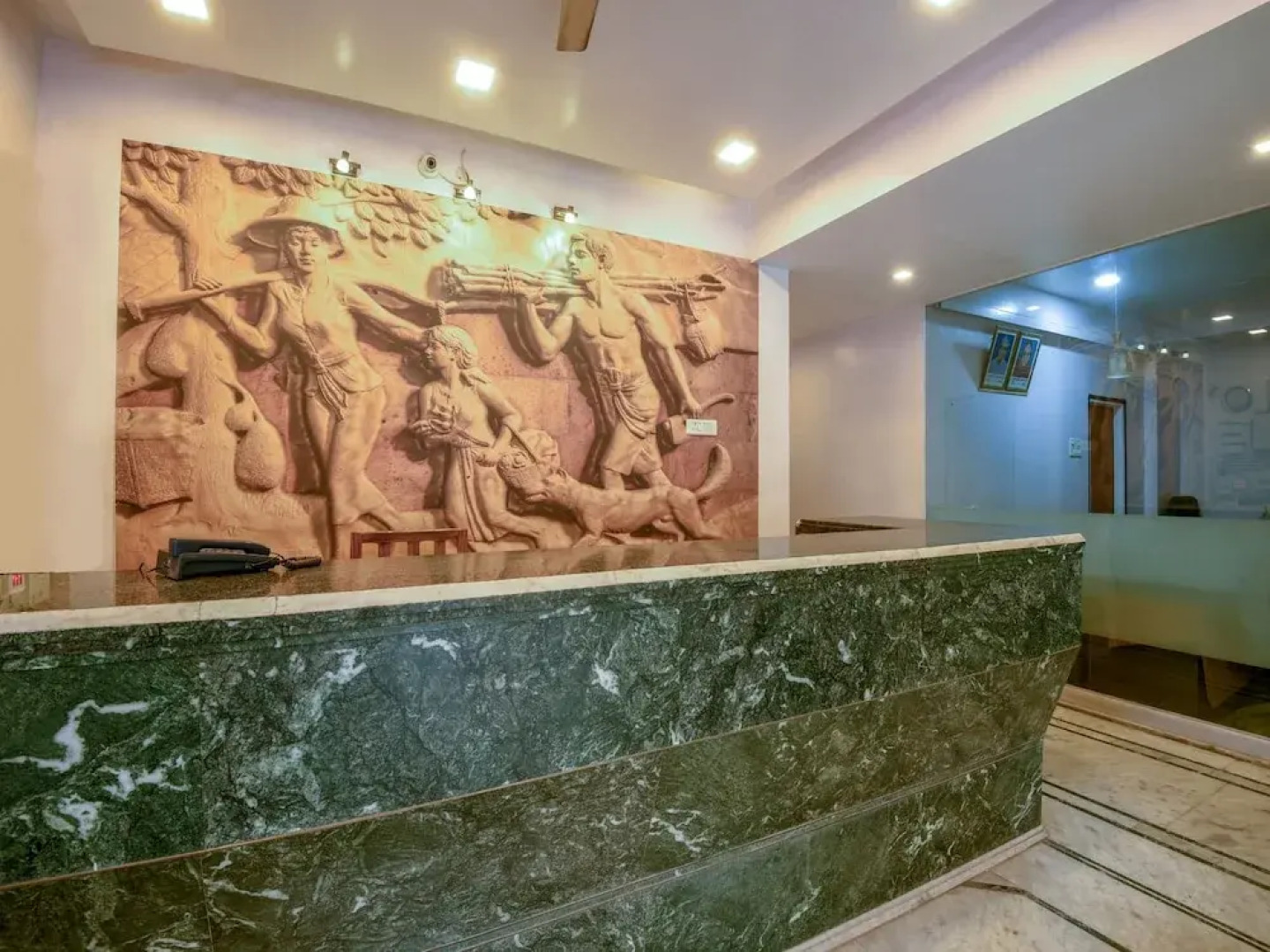 OYO 15199 Hotel Shree Maya