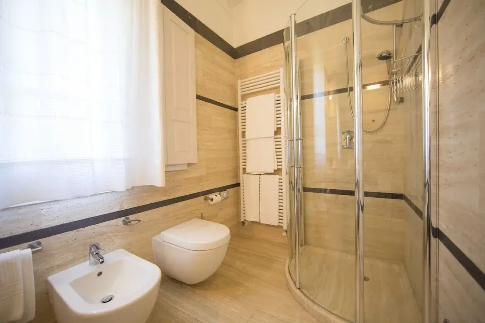 Tarthesh Hotel