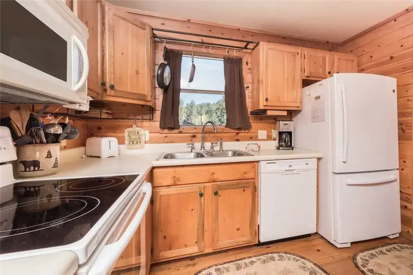 Moose Manor - Three Bedroom Cabin