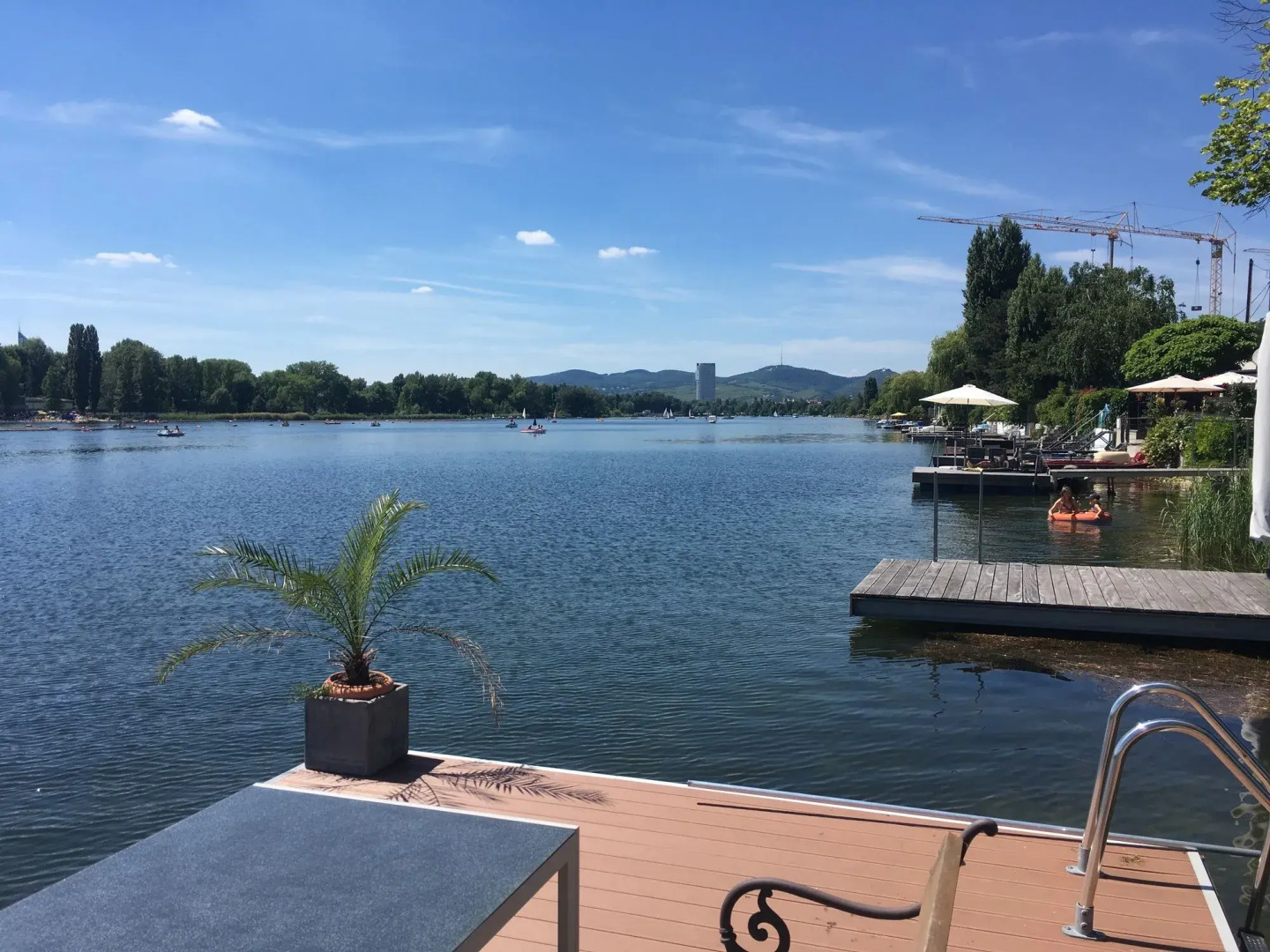 AJO Vienna Beach - Contactless Check-in