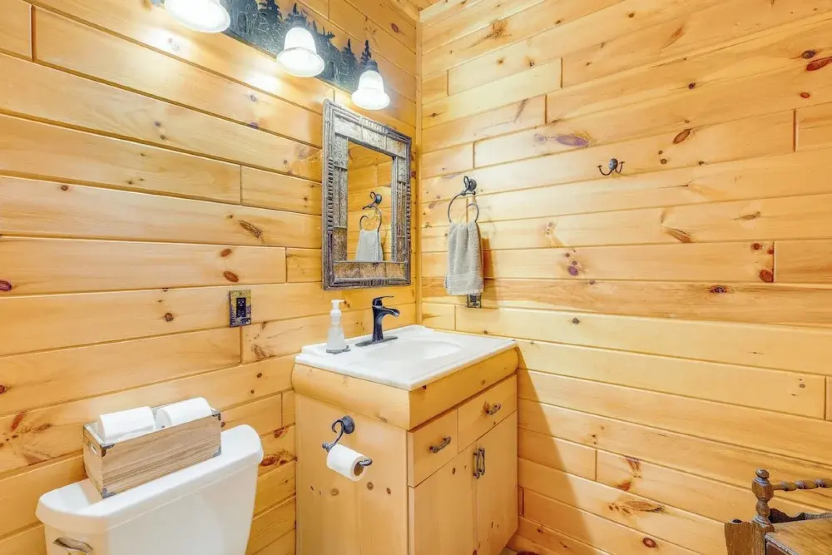 Rapid City Cottage w/ Patio Near Beach Access!