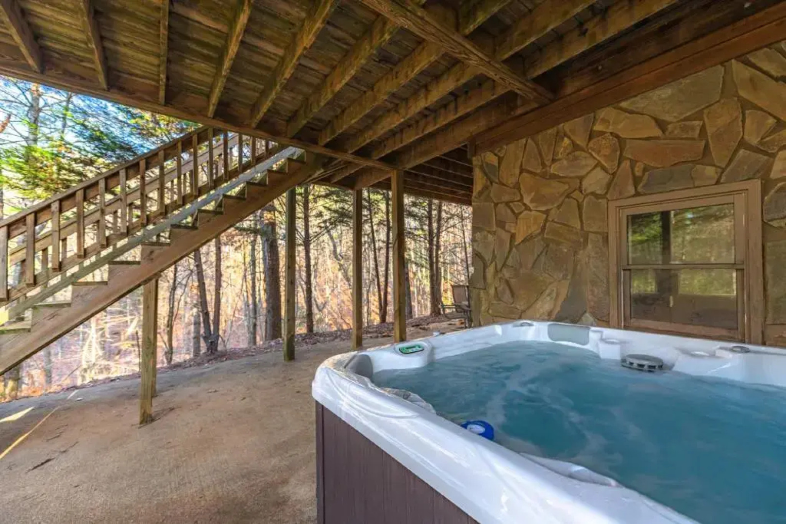 FAMILY FRIENDLY, Hot Tub, Fire pit, Pool Table, 2 Acres