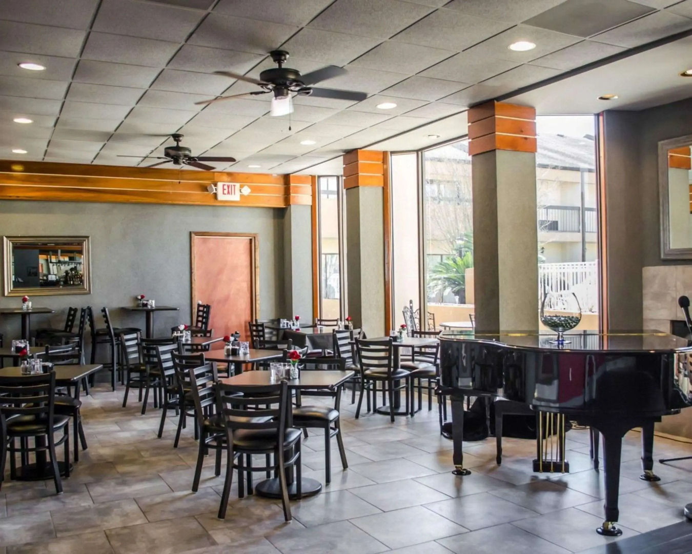 Quality Inn & Suites Pensacola Bayview