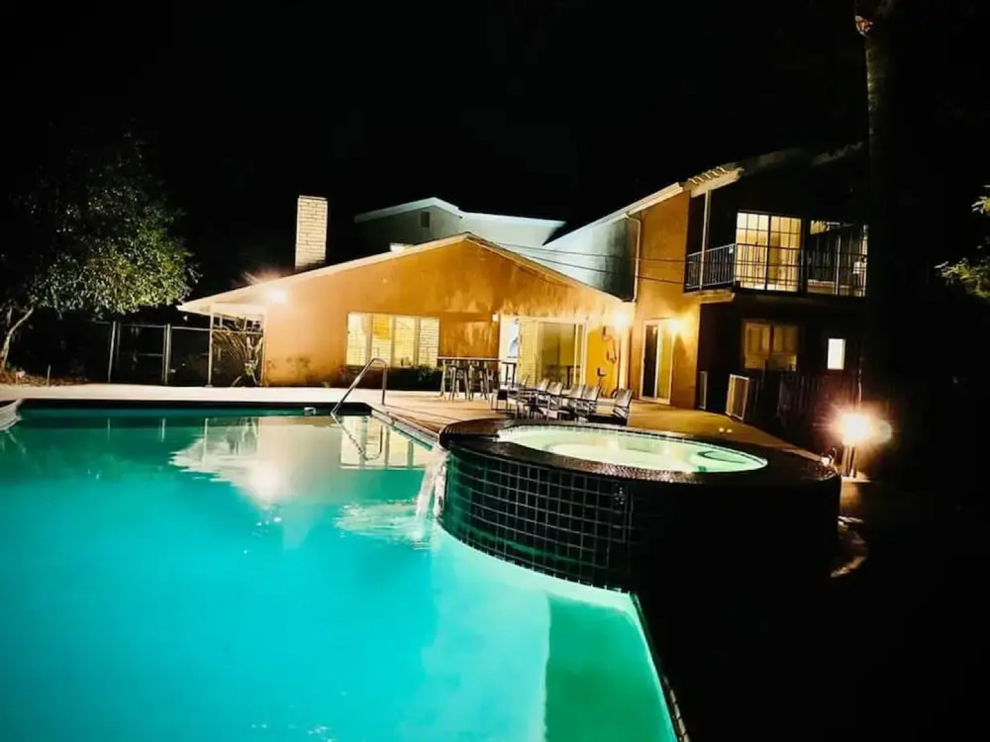 Pacific Dreams at Woodland Hills Distinguished 8 Br 6 5 BA Residence With Pool and Spa Sleeps 16