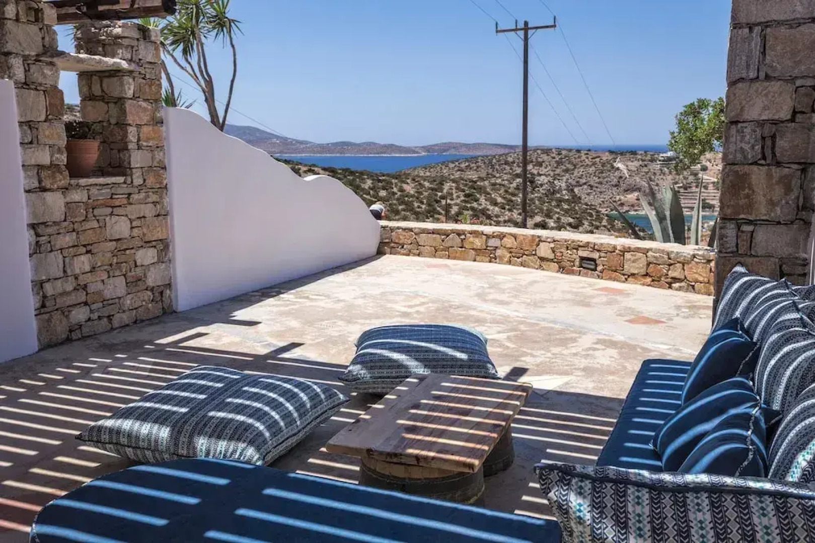 Ailouros guest house