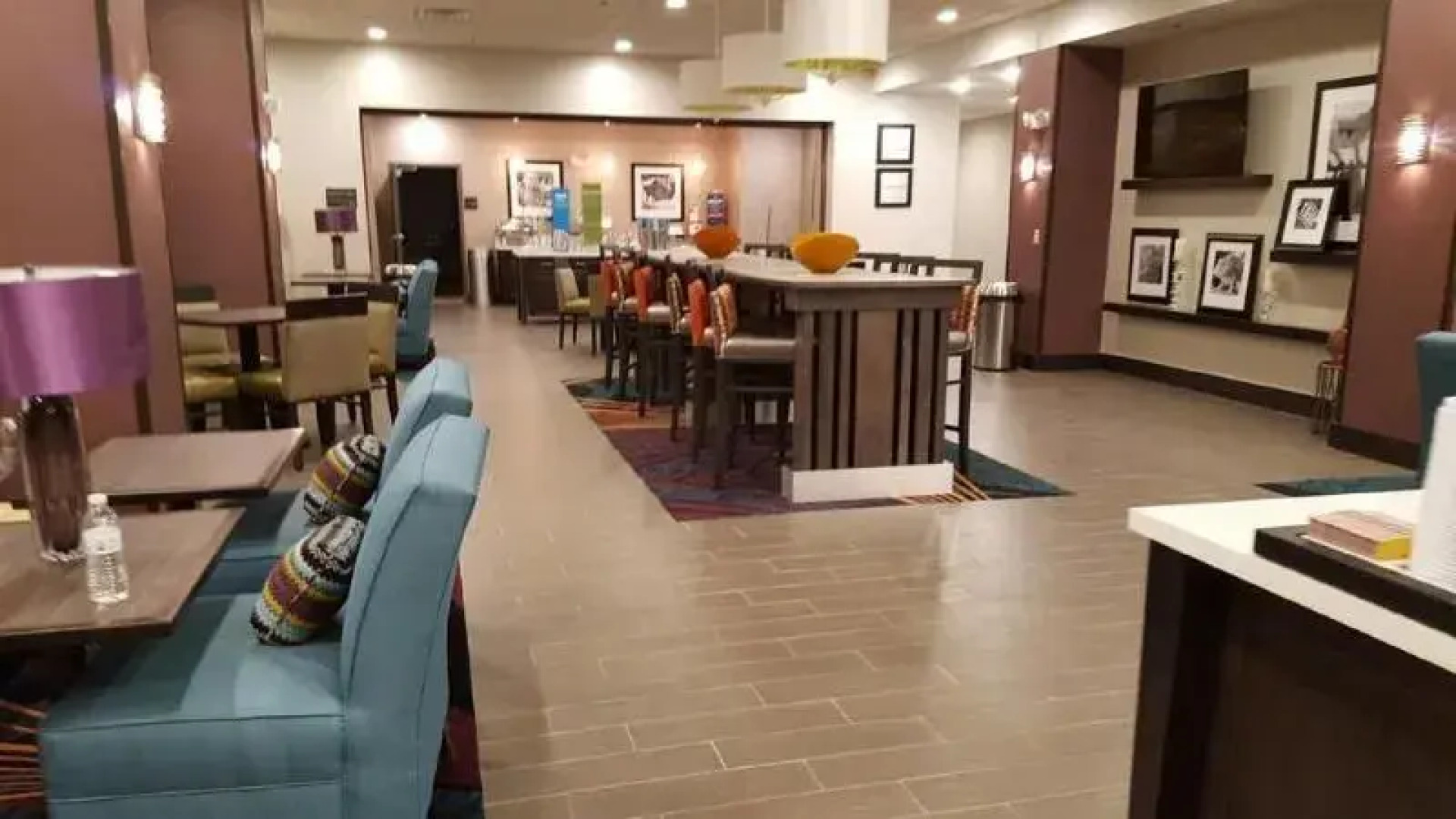 Flag Point Inn & Suites Pratt By Fairbridge