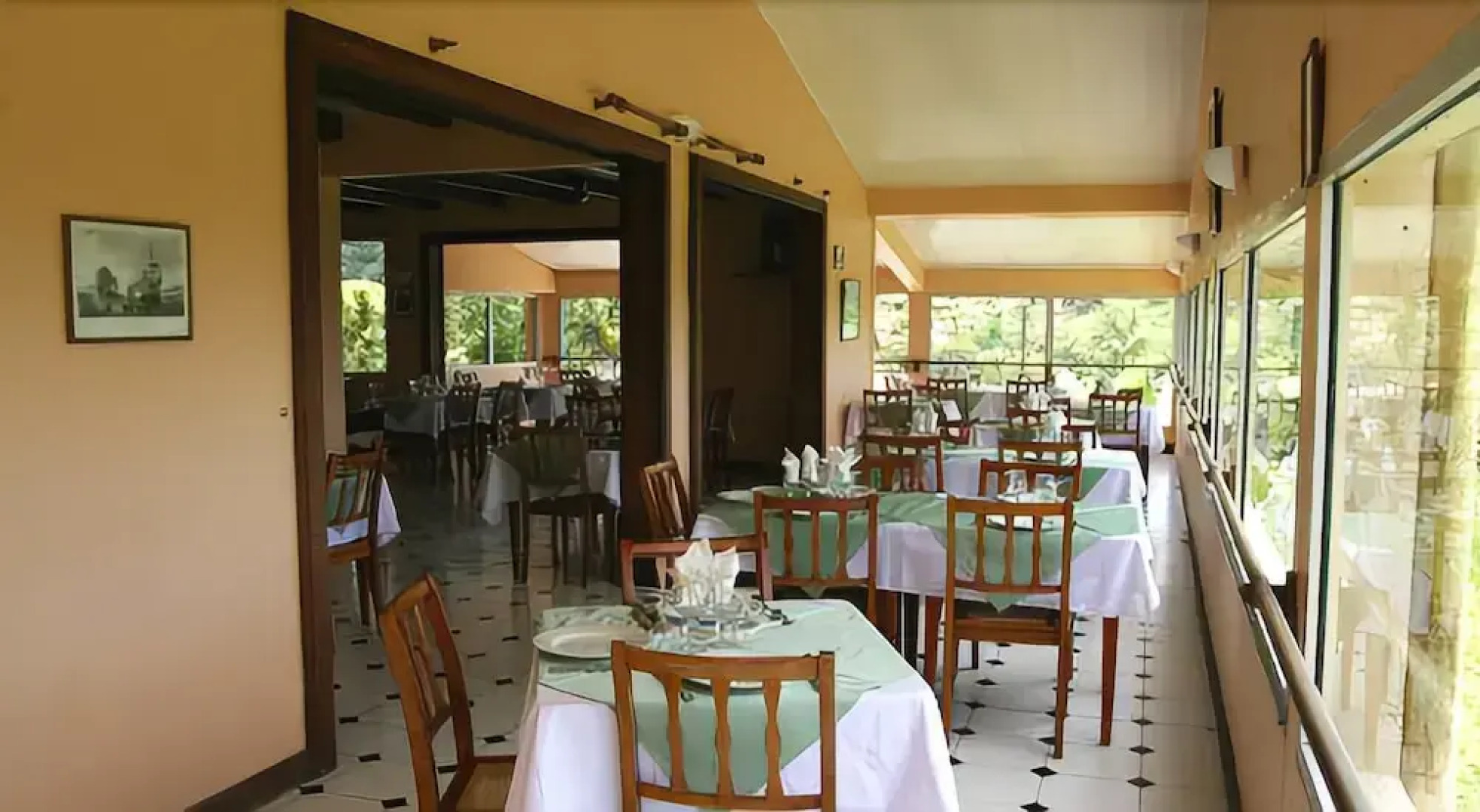 Auberge de la Montagne Pelee Hotel