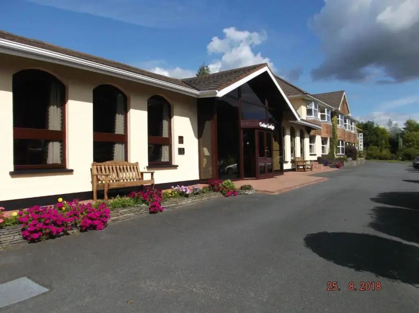 The Cedar Lodge Hotel and Restaurant