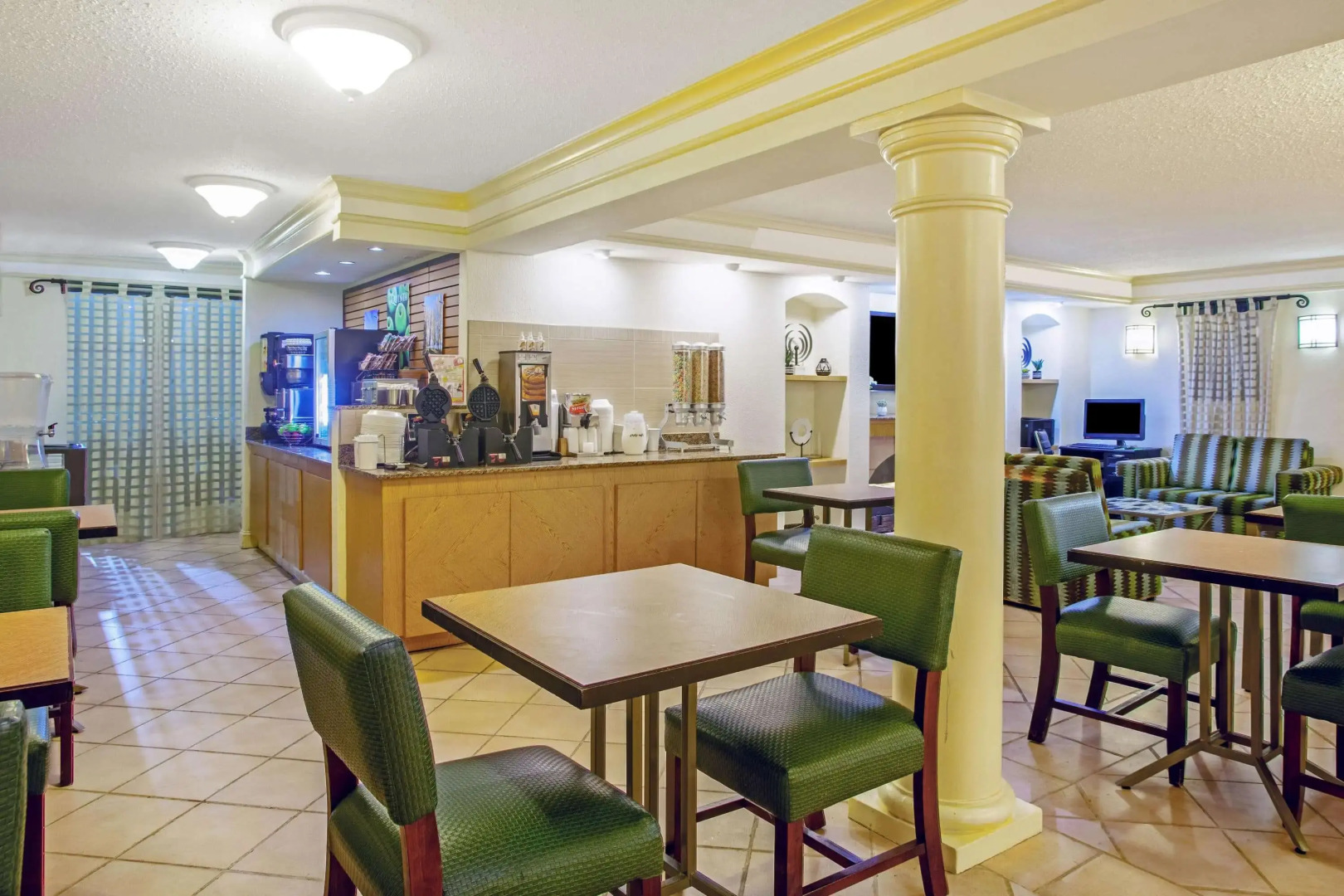 La Quinta Inn by Wyndham Victoria