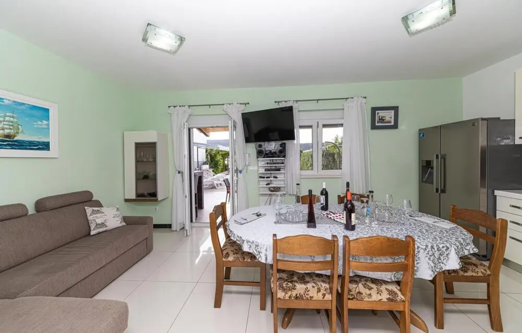 Stunning Home in Poljica With Wifi and 4 Bedrooms