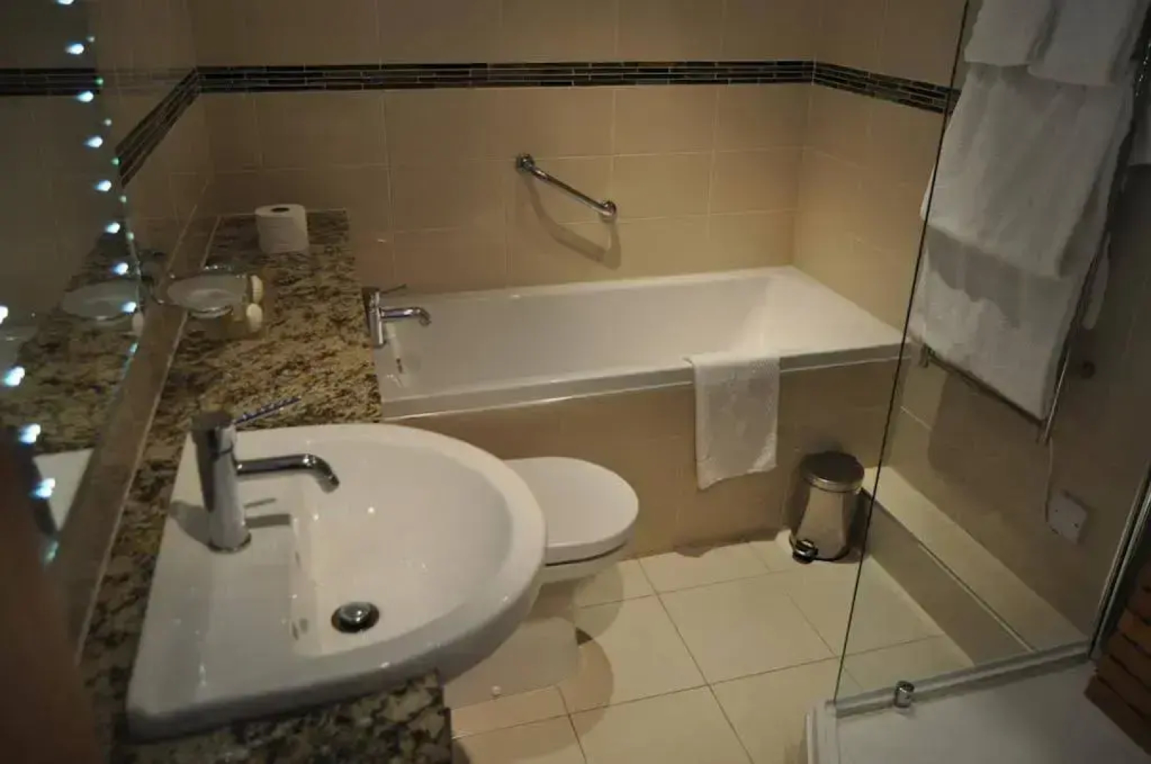Expanse Hotel