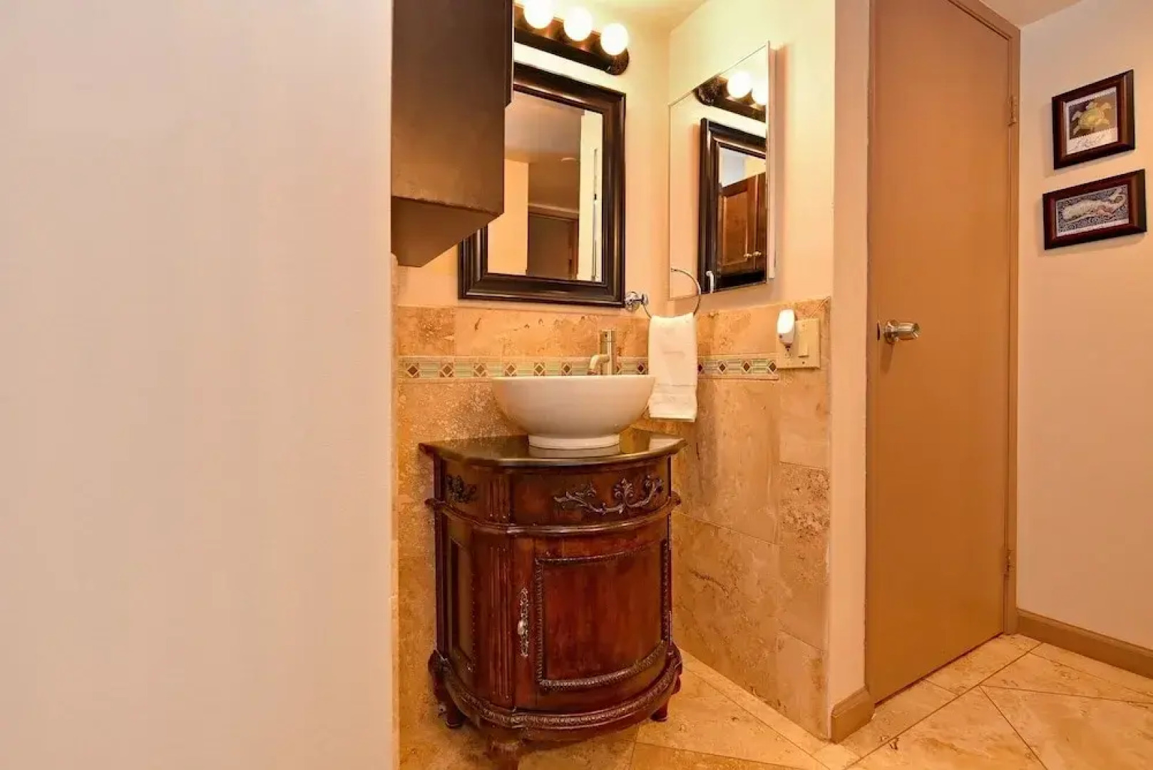 Valley Isle 302 by RedAwning