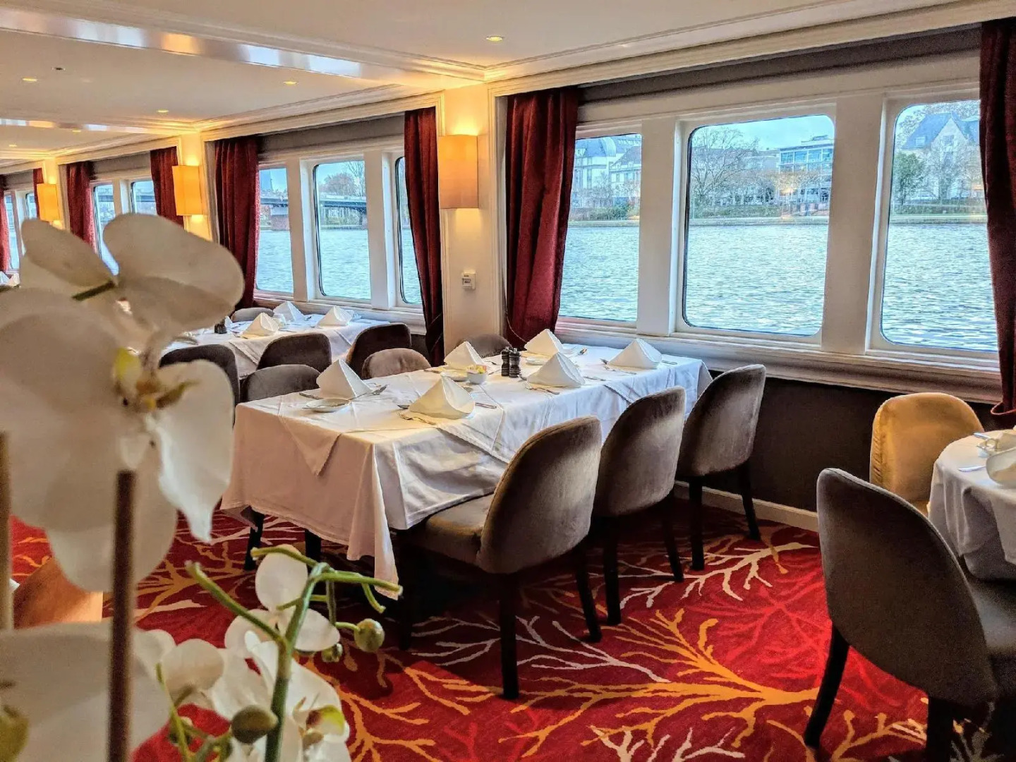 Select MS Charles Dickens - Neuss