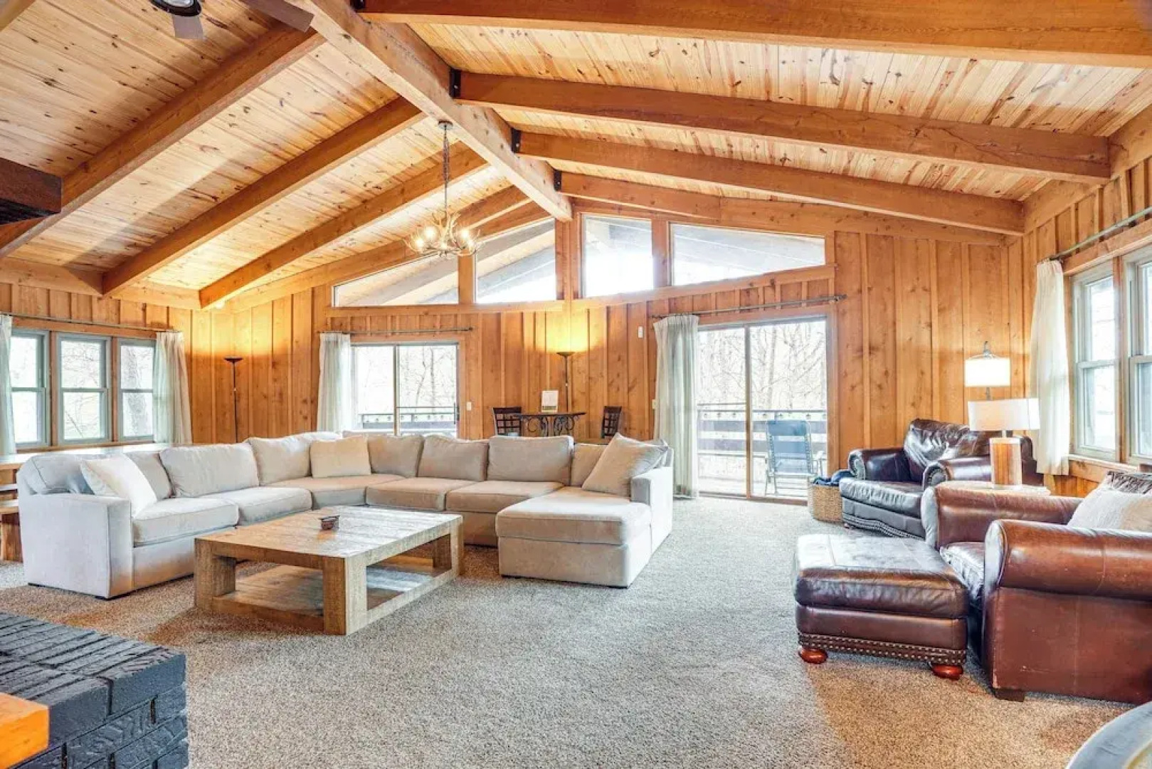 Treehouse-style Cabin, 1 Mi to Massanutten Resort