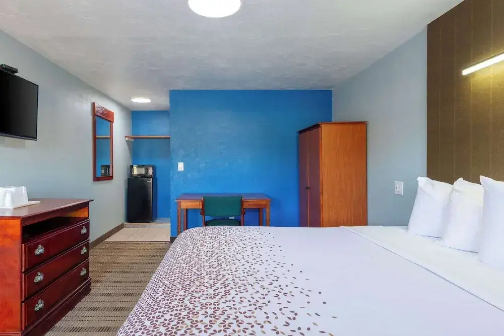 Knights Inn North Attleboro