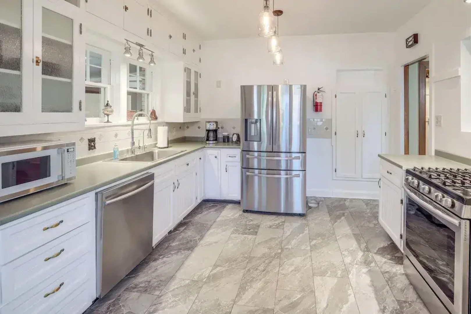 Walk to Main Street: Charming Roswell Home!