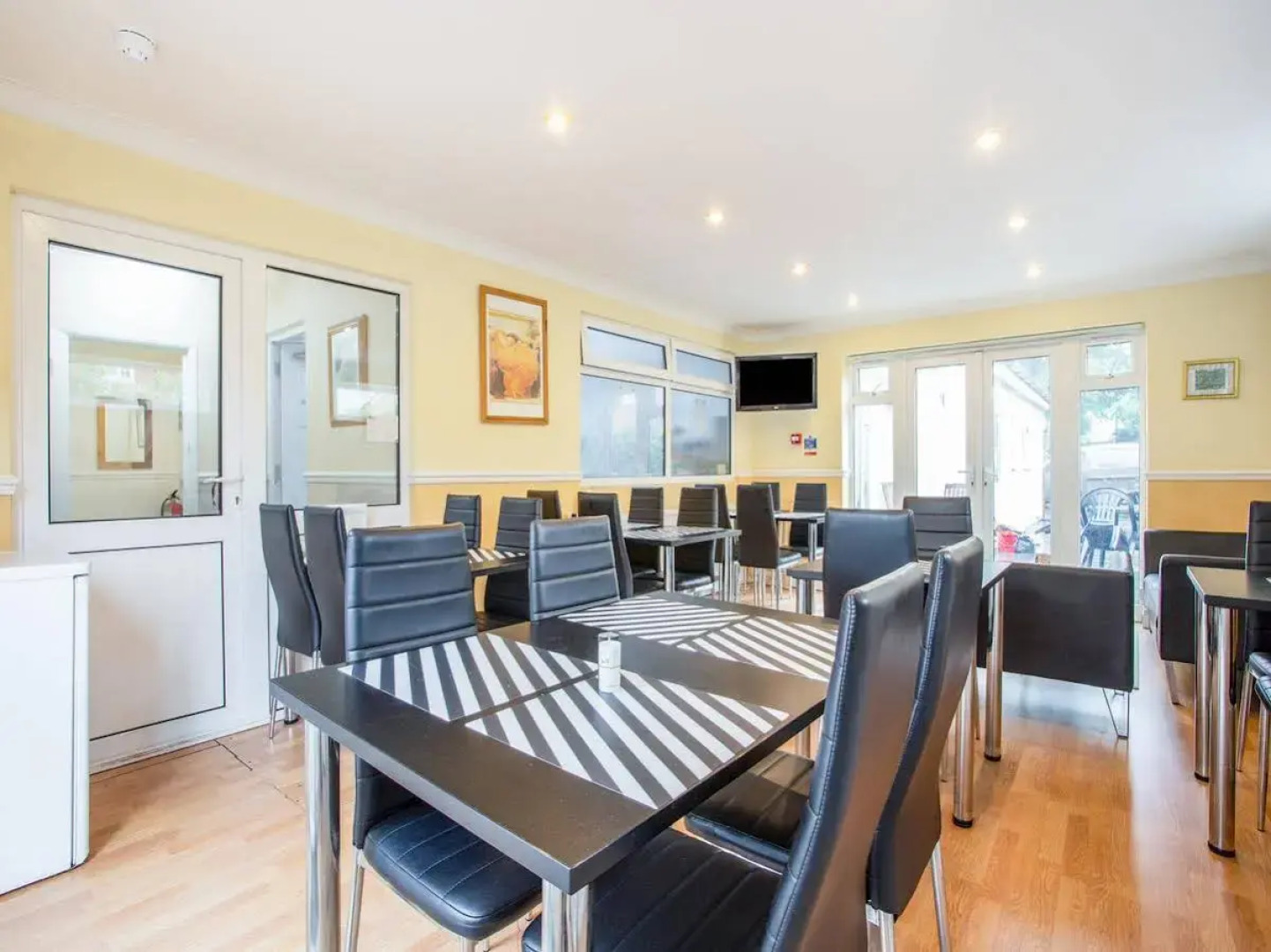 Flexistay Ambers Gatwick Aparthotel