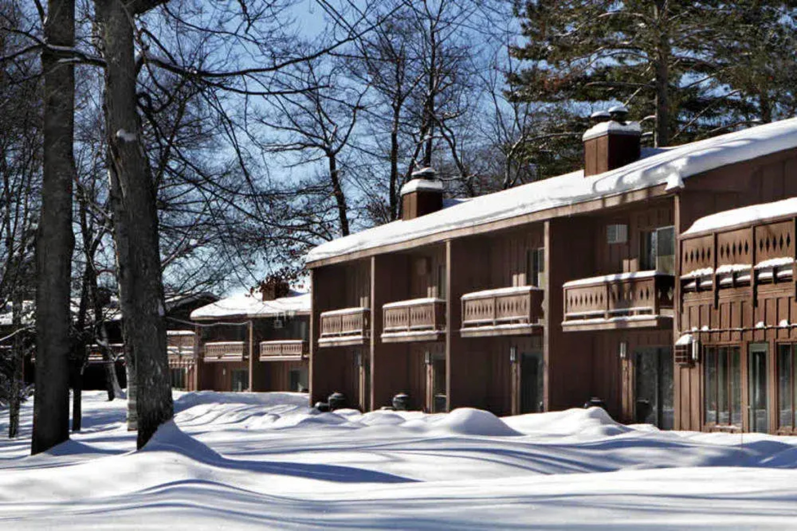 Lake Forest Resort & Club