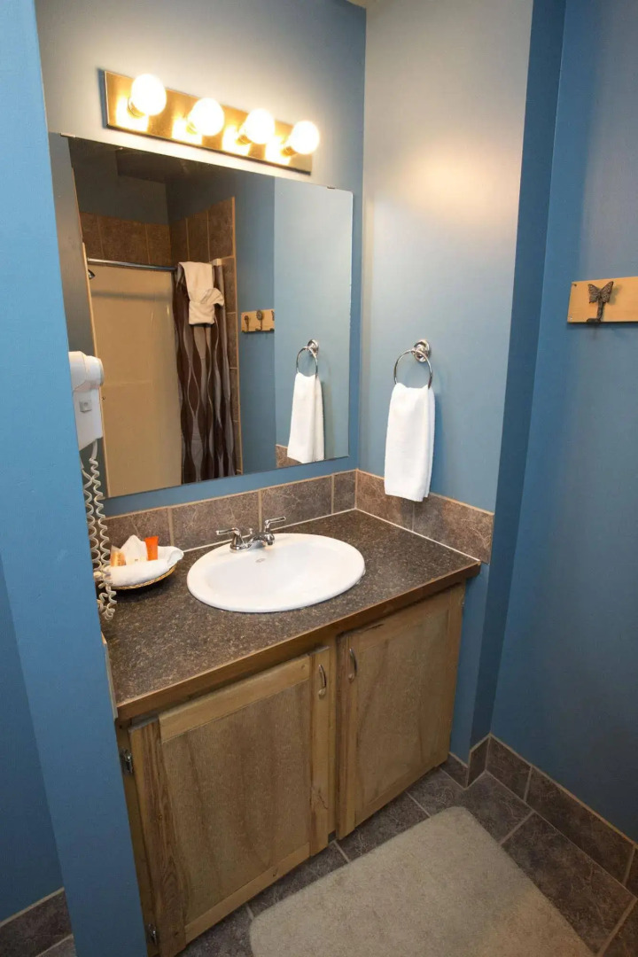 The Pinnacles Suite Hotel