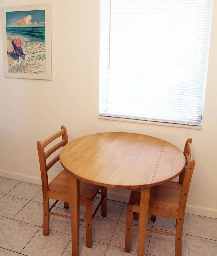 Great Escape Apartments by Lowkl