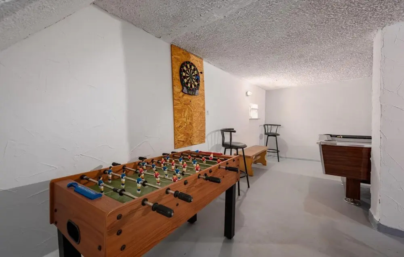 Stunning Home in Perci With Wifi and 5 Bedrooms