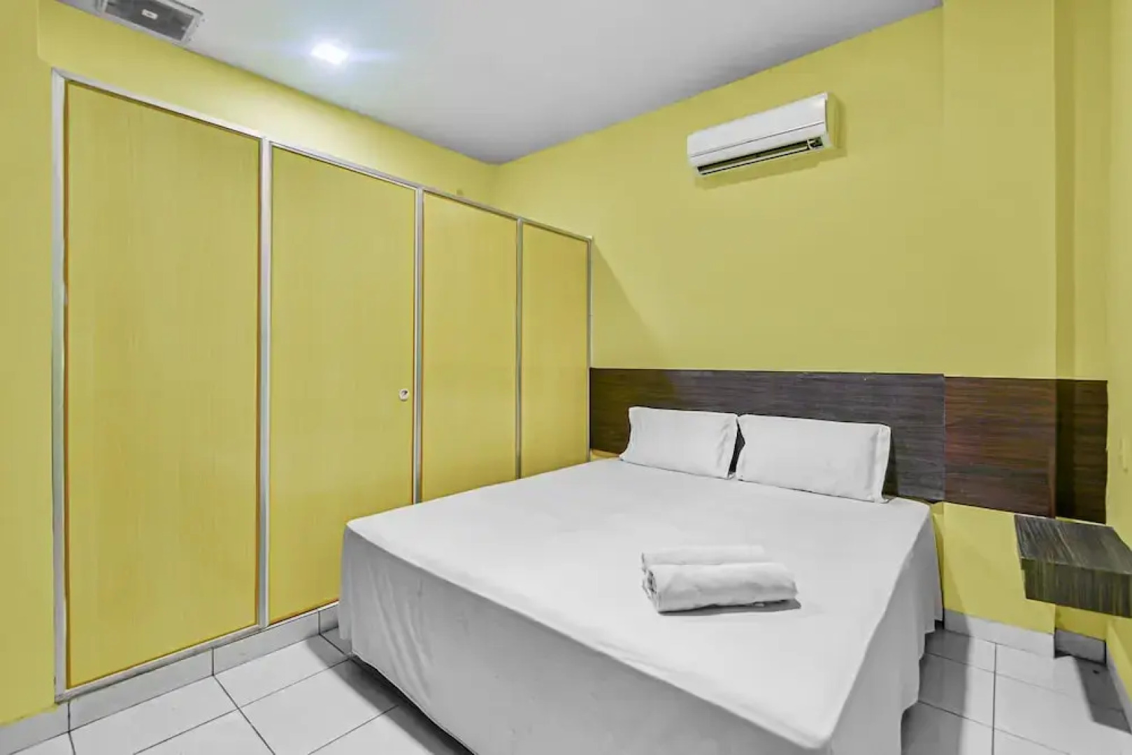 OYO 90259 Apollo Inn