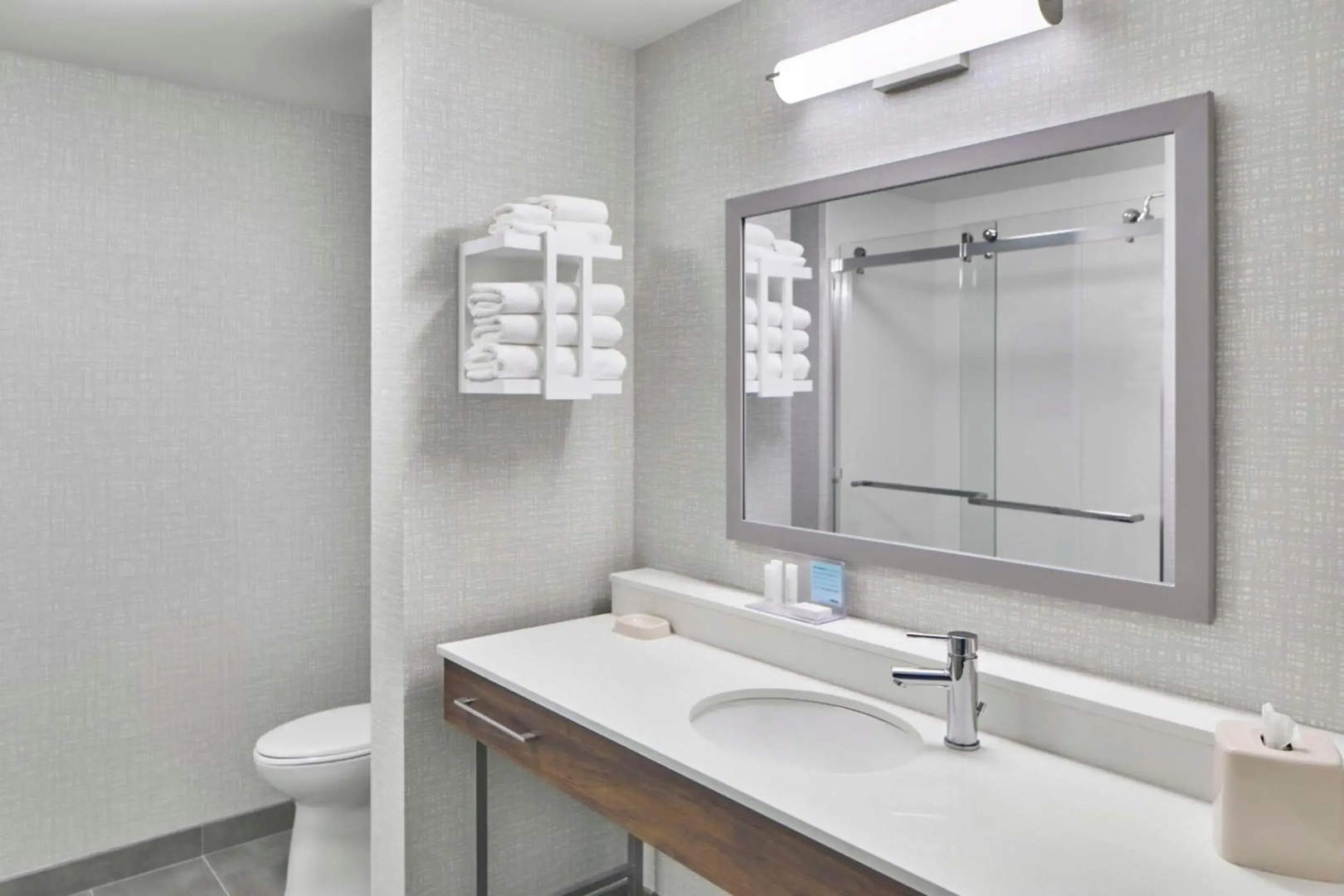 Comfort Suites Near Vancouver Mall