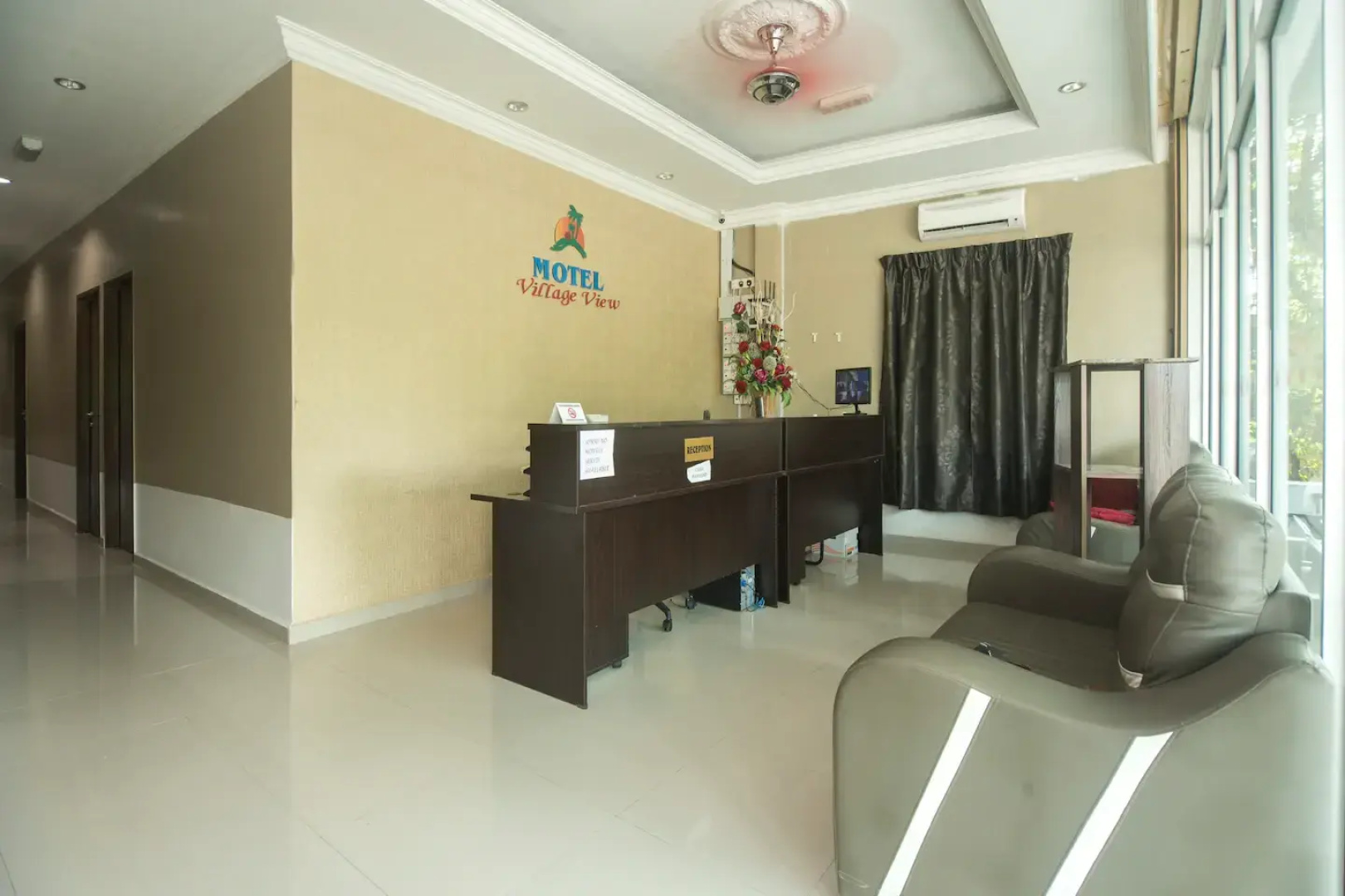 OYO 1180 Village View Motel