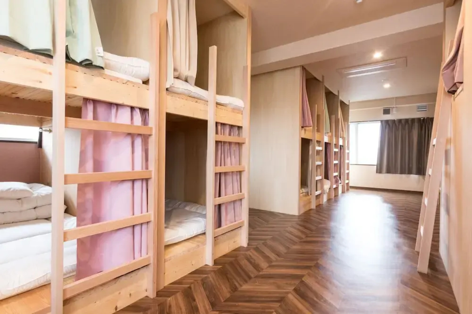 RED HELMET House＆Sports Bar Hiroshima - Hostel