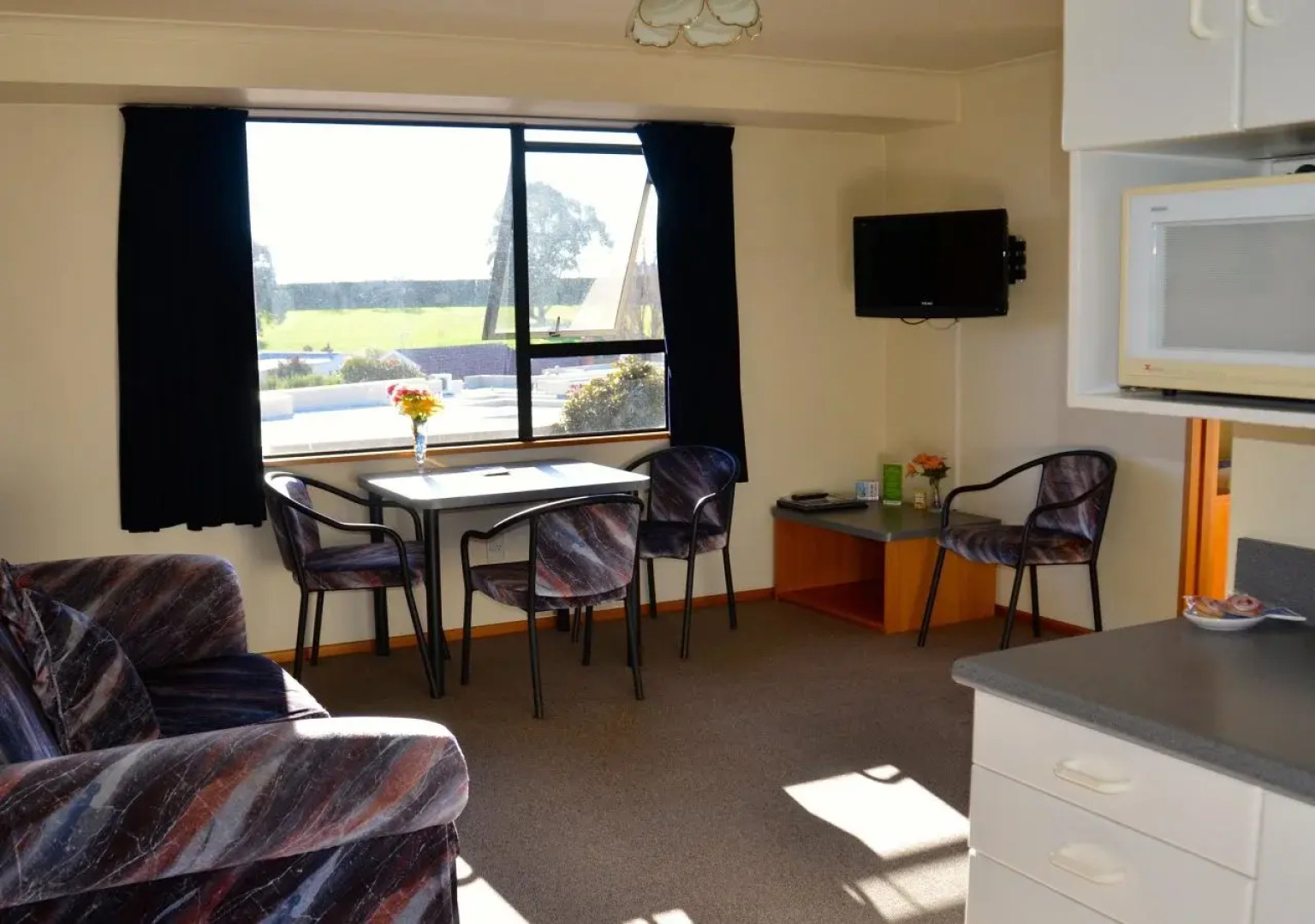 Baywatch Motor Lodge