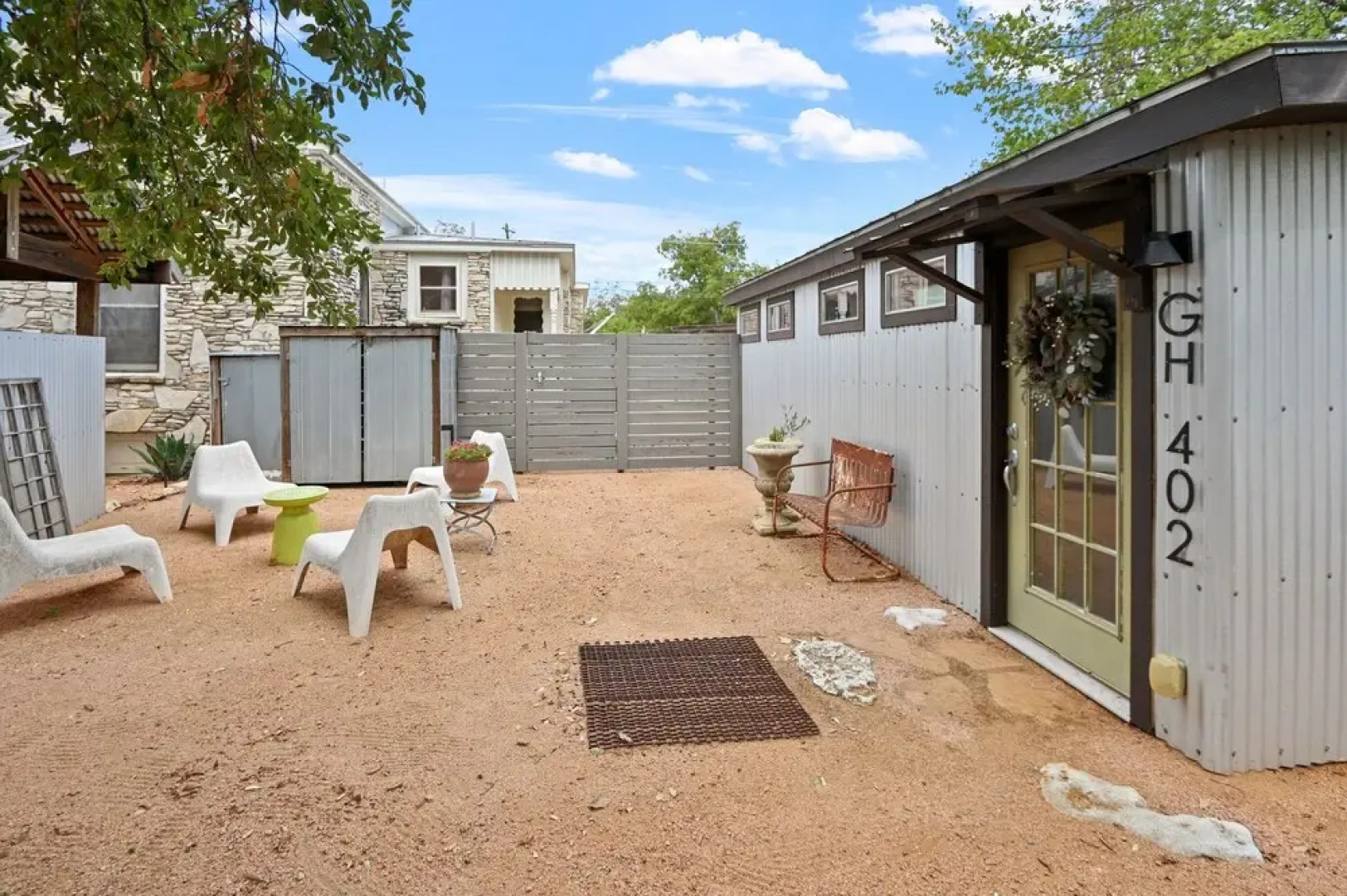 Gausthaus 402 1 Bedroom Cottage by RedAwning