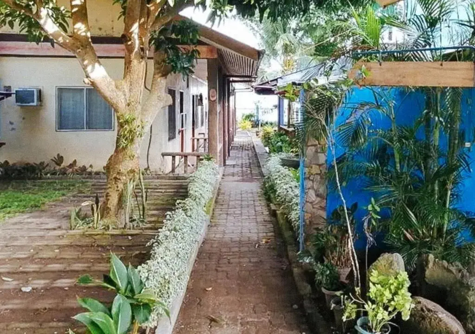 RedDoorz at July's Haven Seaside Pension Camiguin