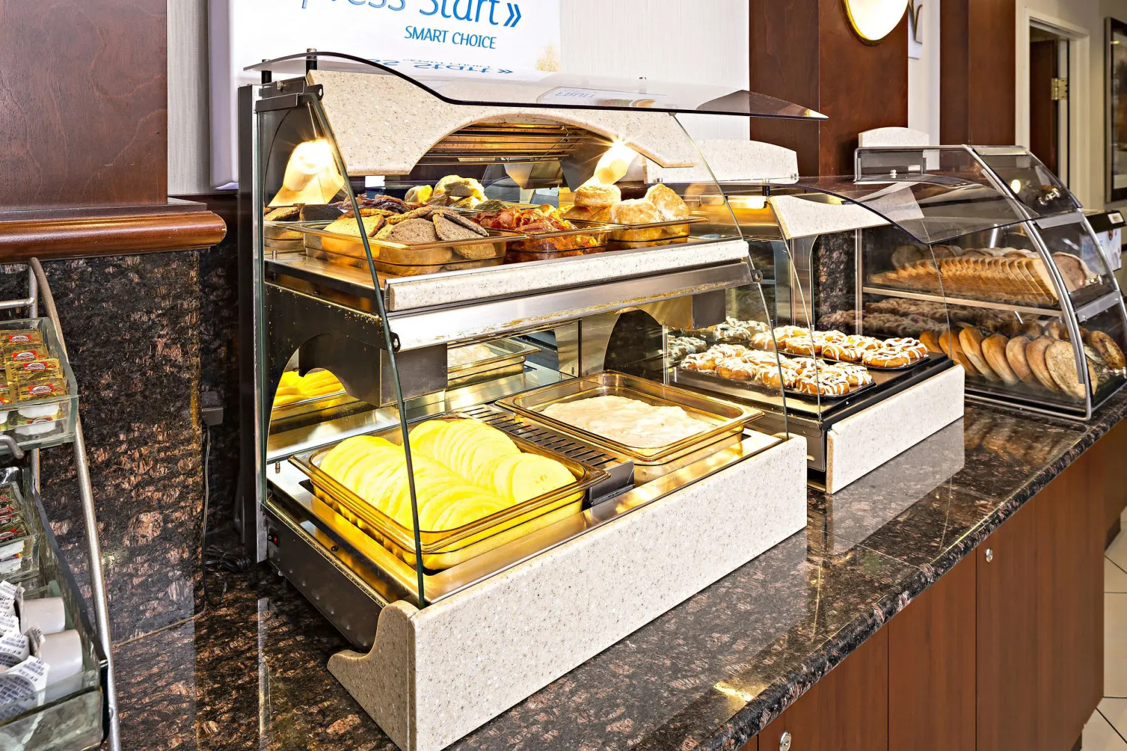 Holiday Inn Express Hotel & Suites Manchester Airport by IHG