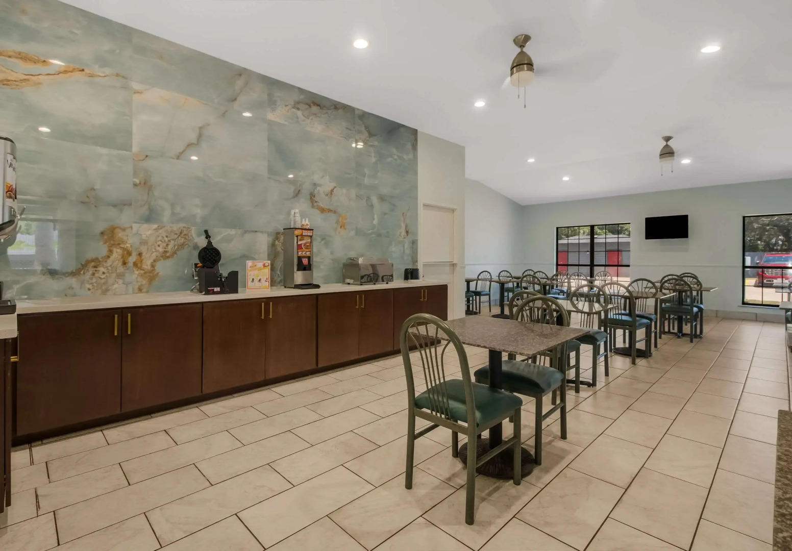 Econo Lodge Inn & Suites Fulton - Rockport