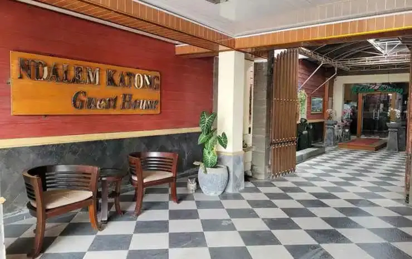 Ndalem Katong Guest House Ponorogo