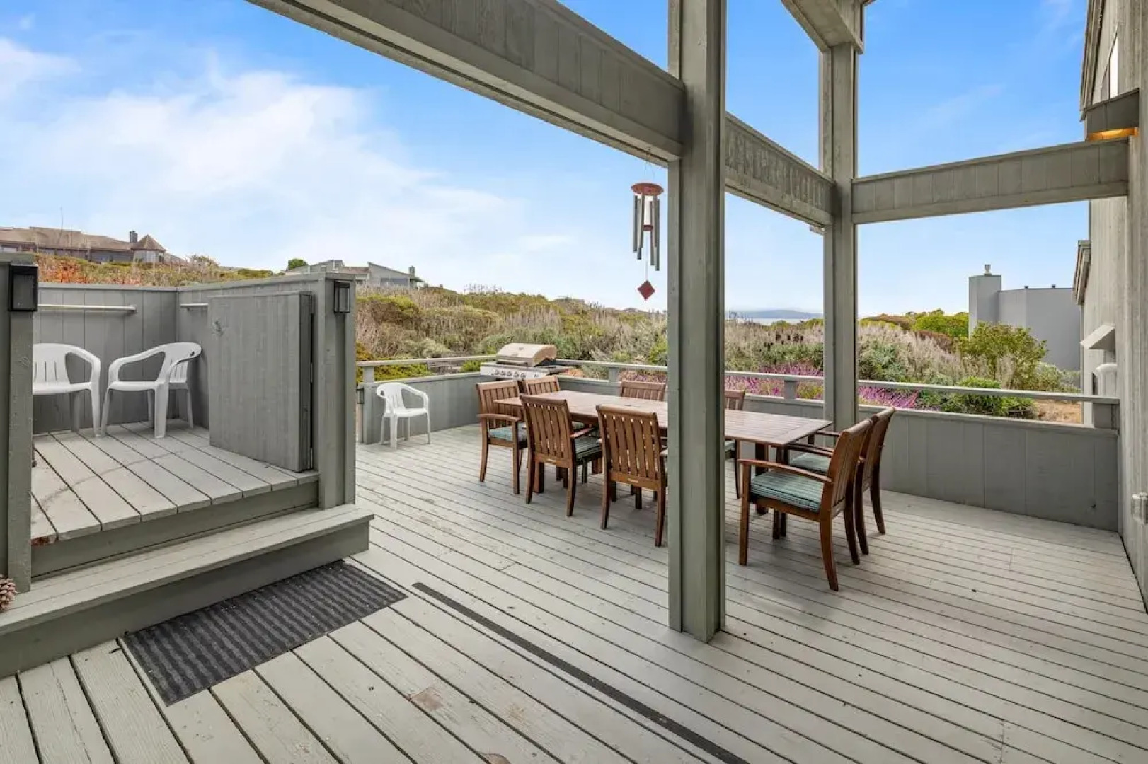 New Listing! All-suite Eagle's Nest W/ Hot Tub 3 Bedroom Home