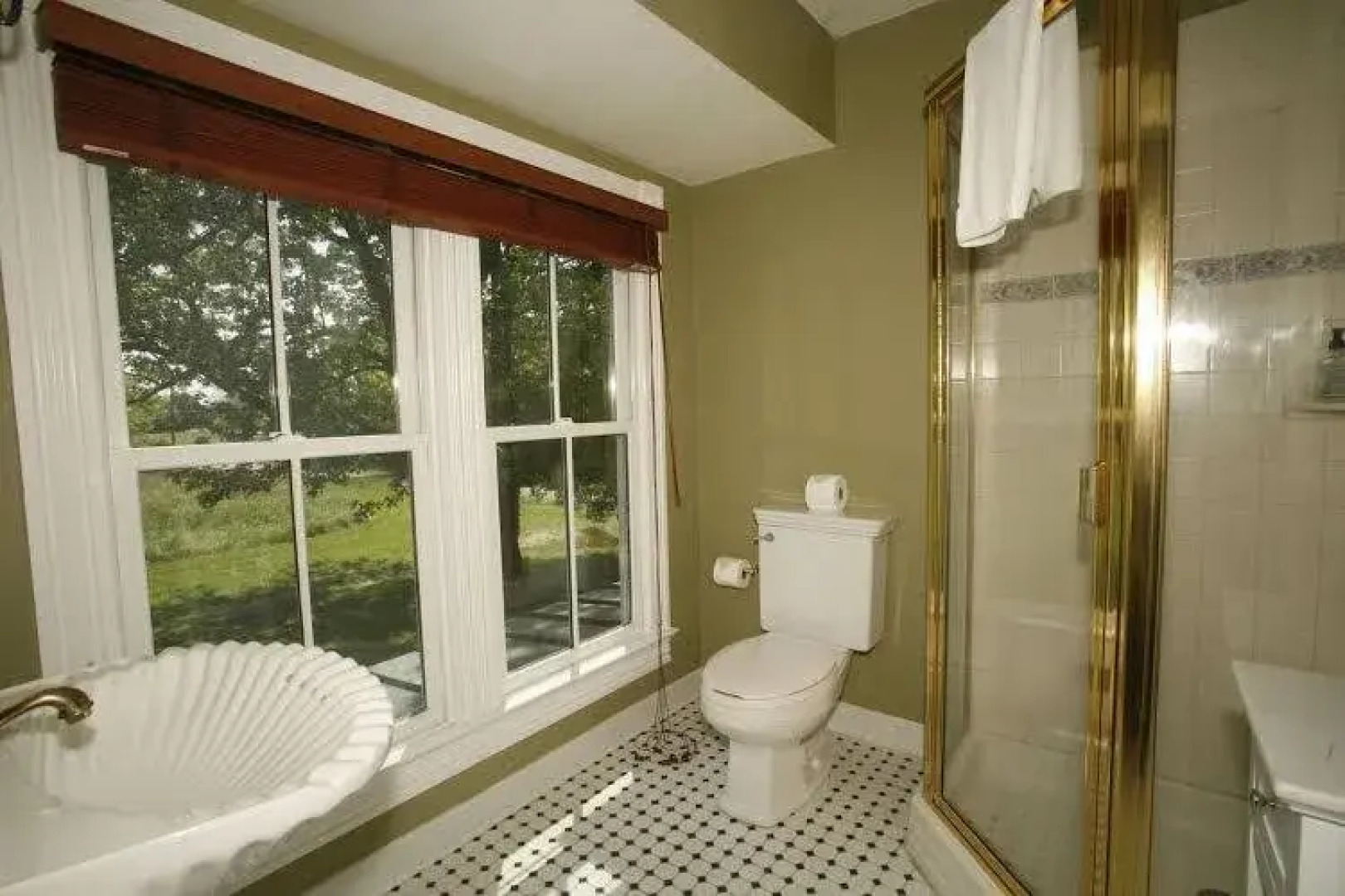 George Brooks House B&B