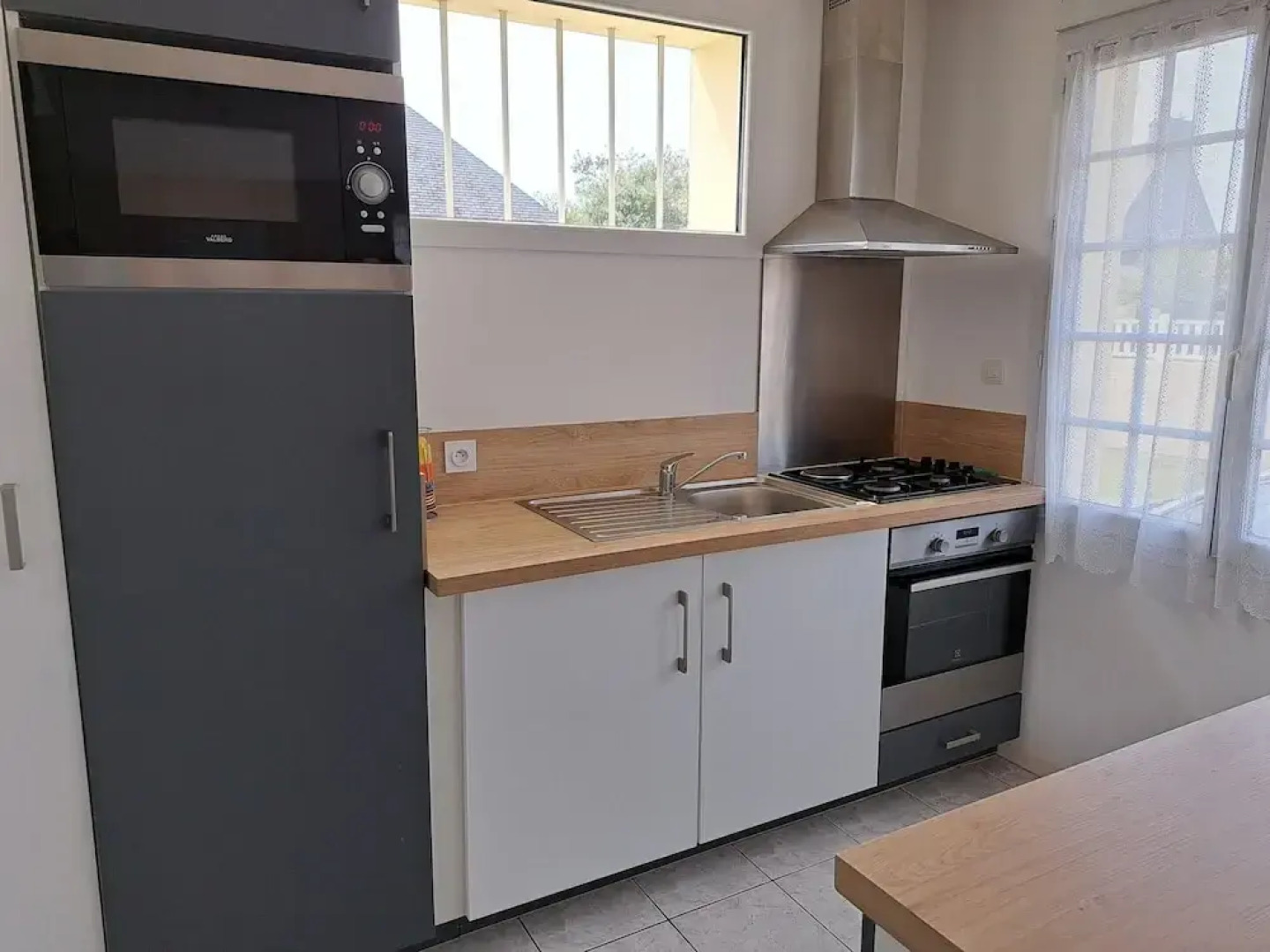 Comfortable Holiday Home Near the Beach