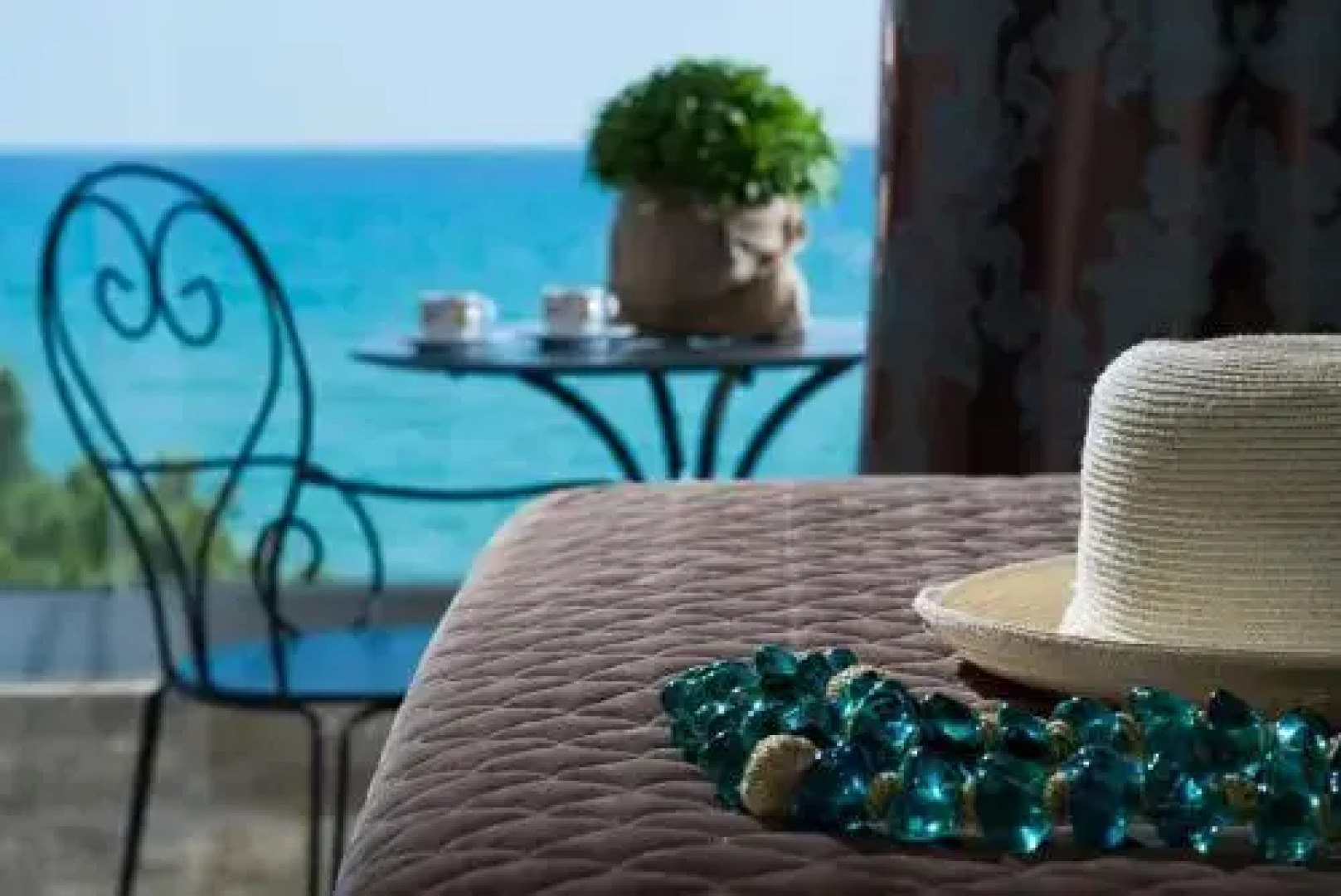 Elimia Suites & Studios