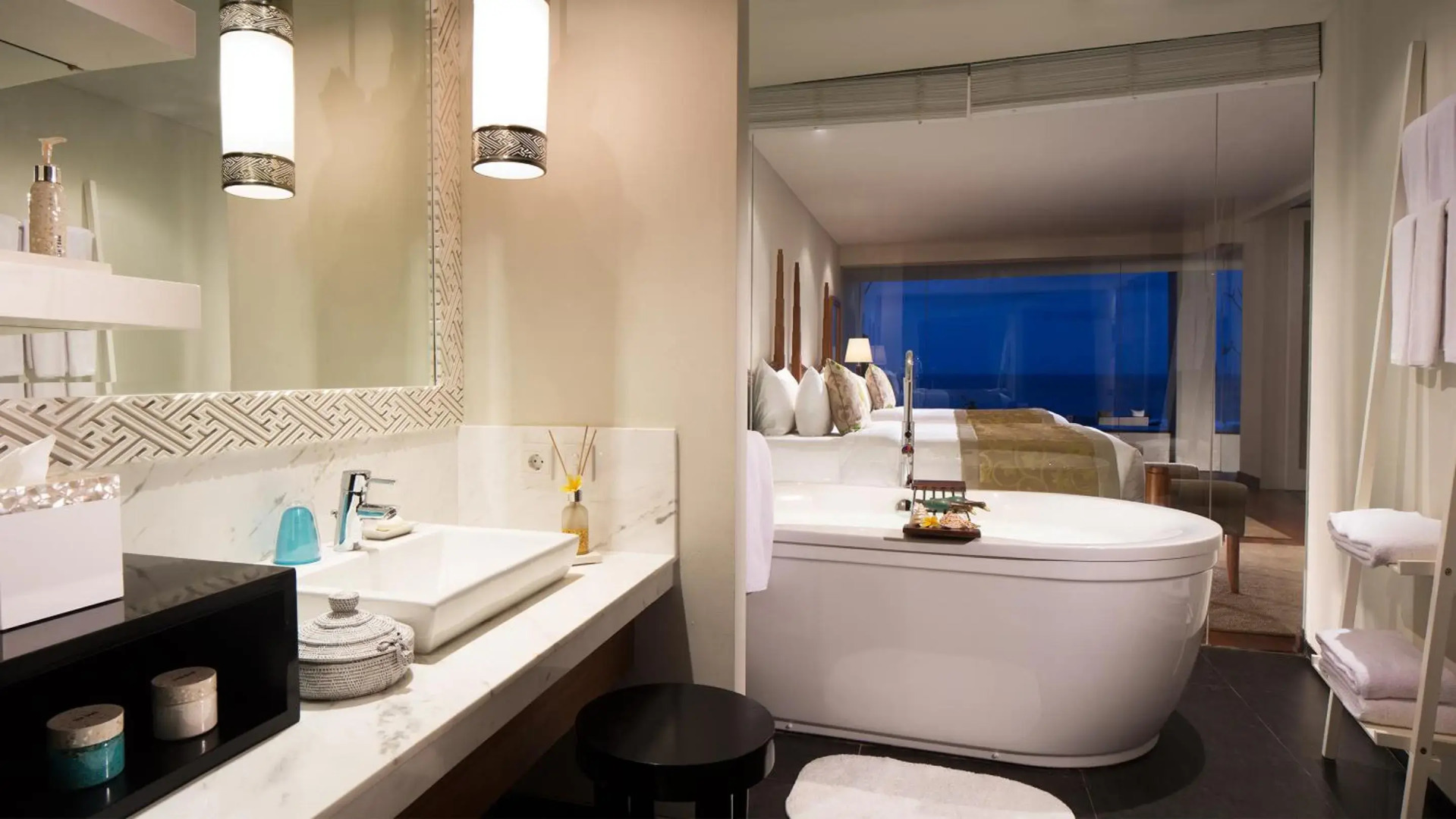 Samabe Bali Suites & Villas