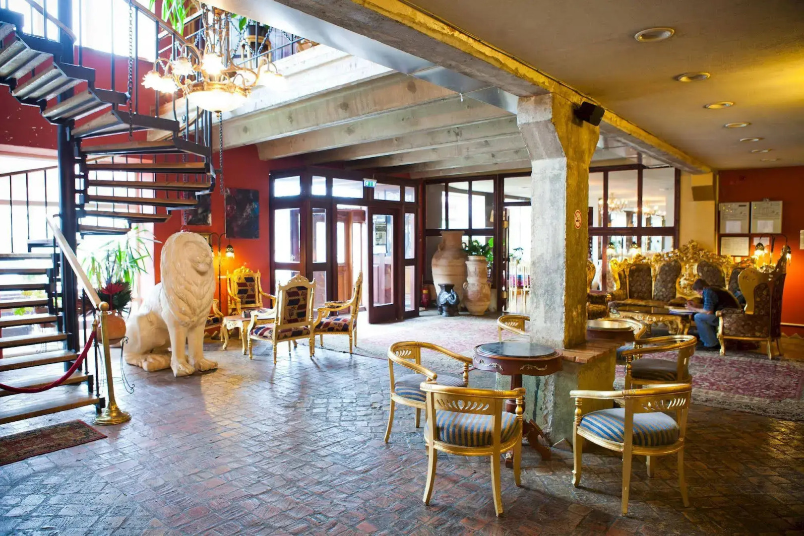 Hotel Fontaine Royal