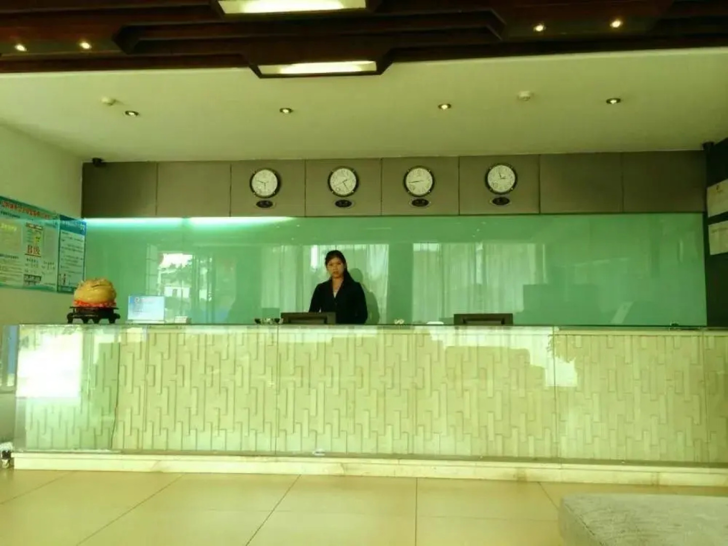 Xinyang Tianyi Express Hotel