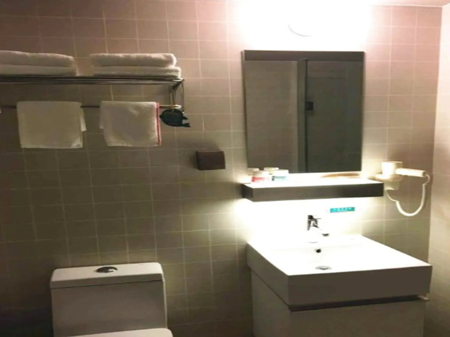 Jinjiang Inn Select QinZhou East Station City Government