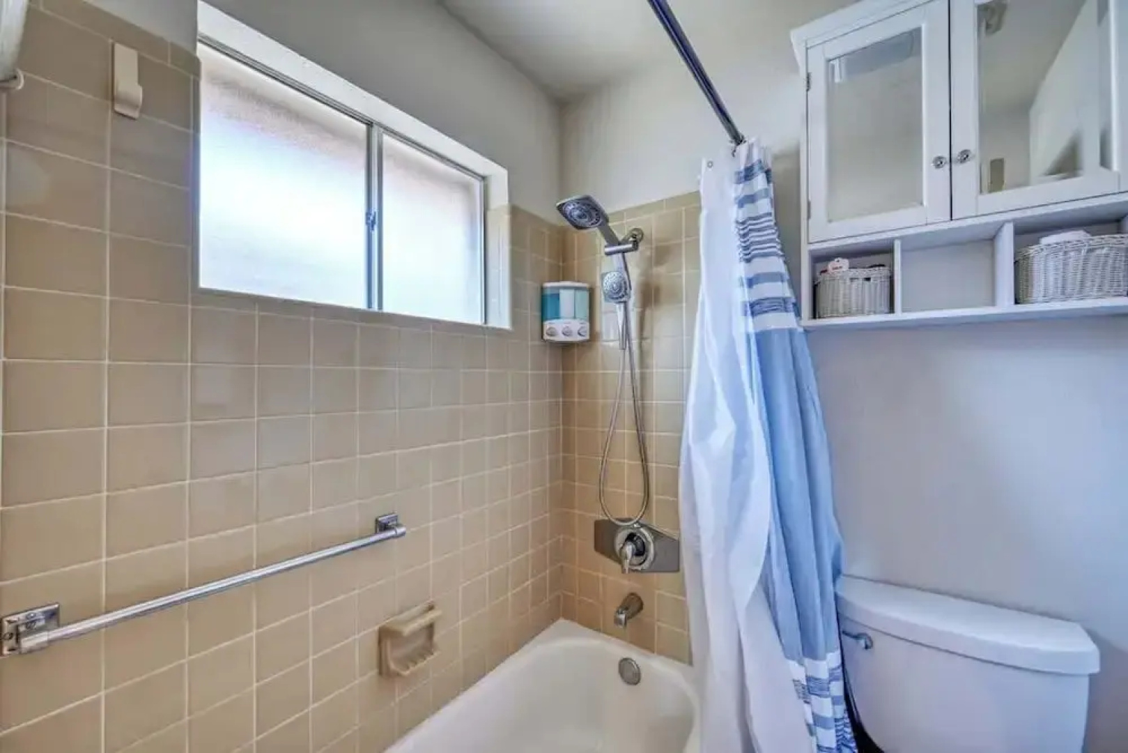 Kerrville Hidden Gem With Firepit and Grill - Great Location