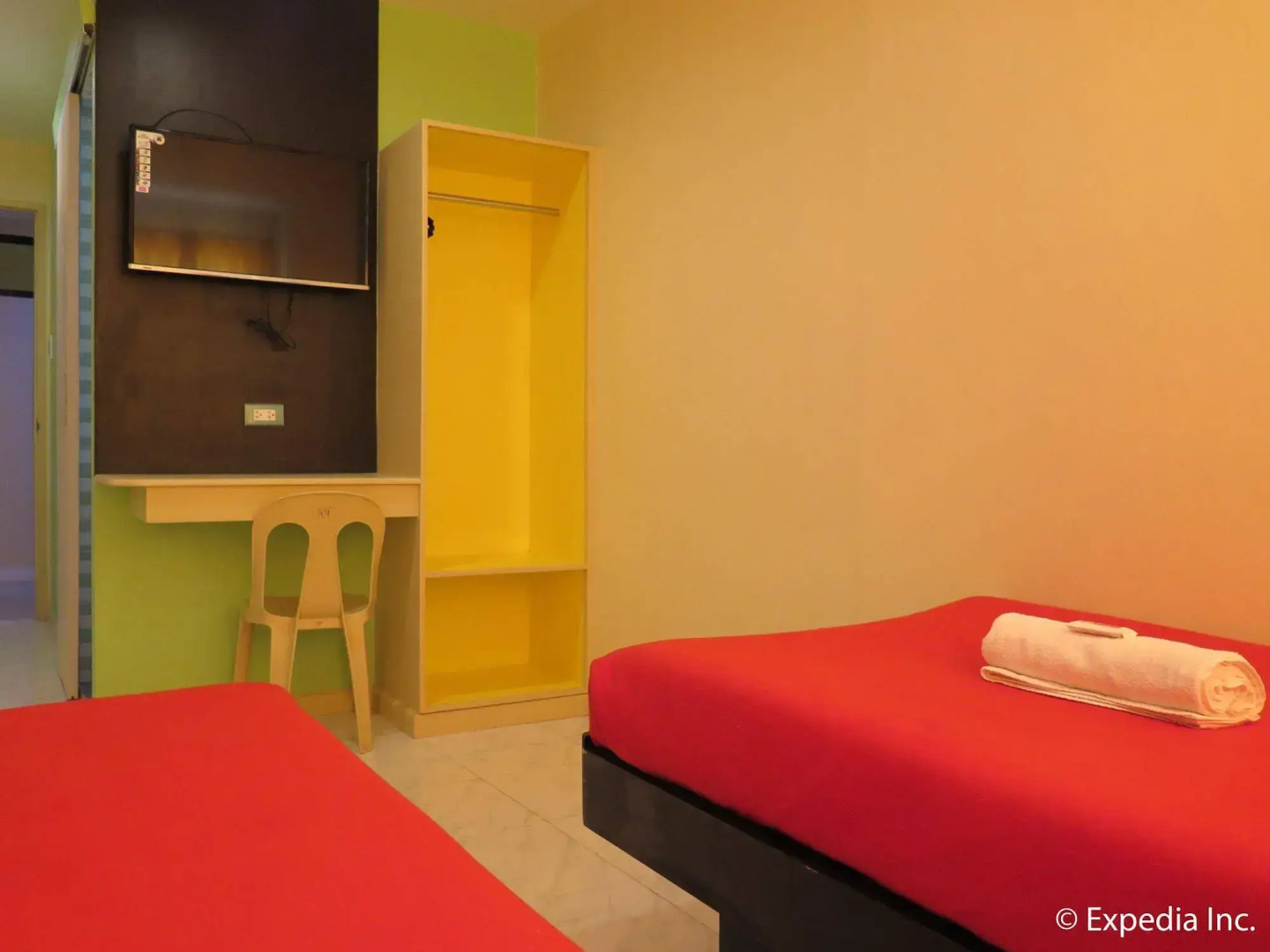 Royale House Hotel Davao powered by Cocotel