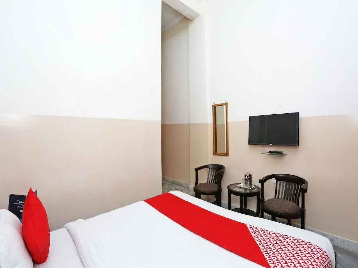 Oyo 19638 Hotel Jay Continental